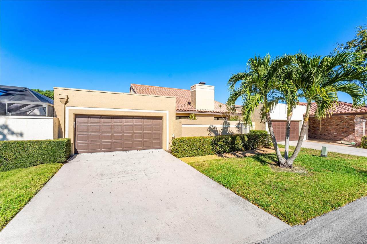 6829 Pradera - Photo 1