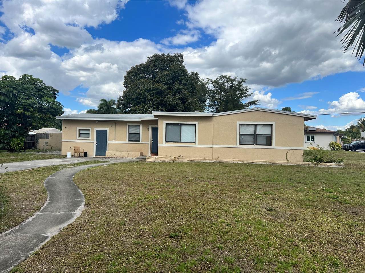 3201 Glendale - Photo 1