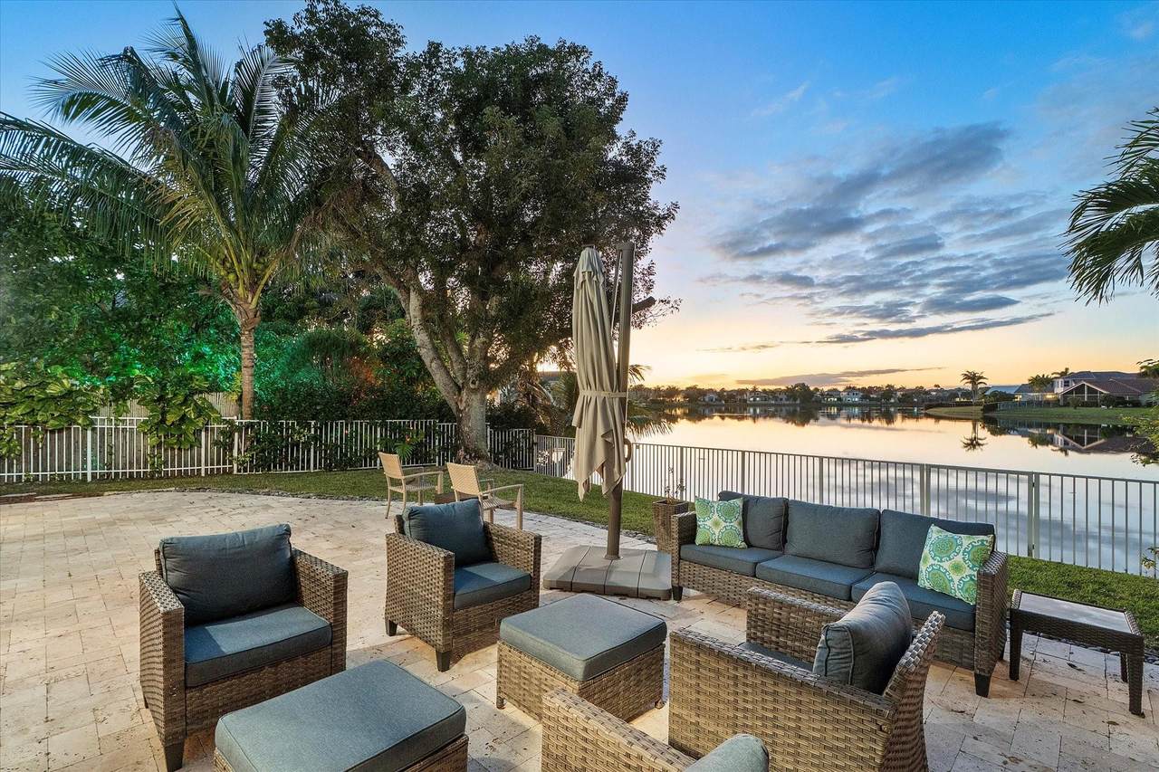 15561 12th Place - Photo 1