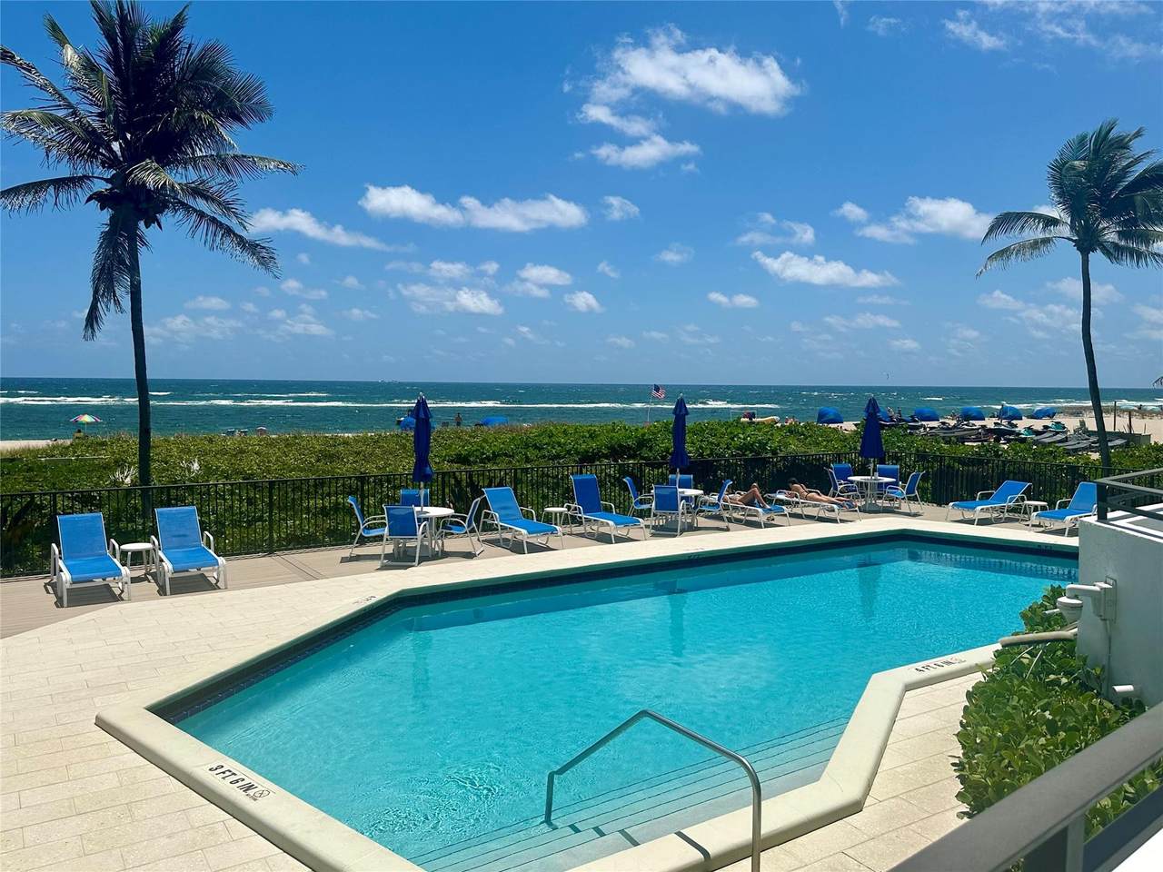 https://bt-photos.global.ssl.fastly.net/beaches/1280_boomver_1_F10550774-2.jpg