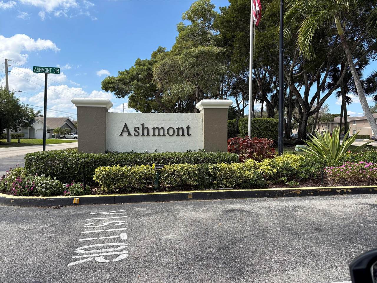 7275 Ashmont Circle - Photo 1