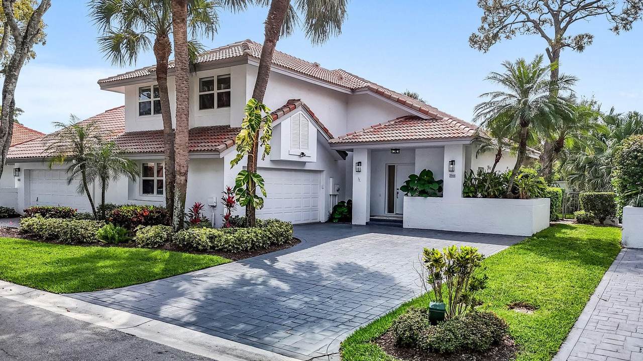 2044 52nd Street - Photo 1