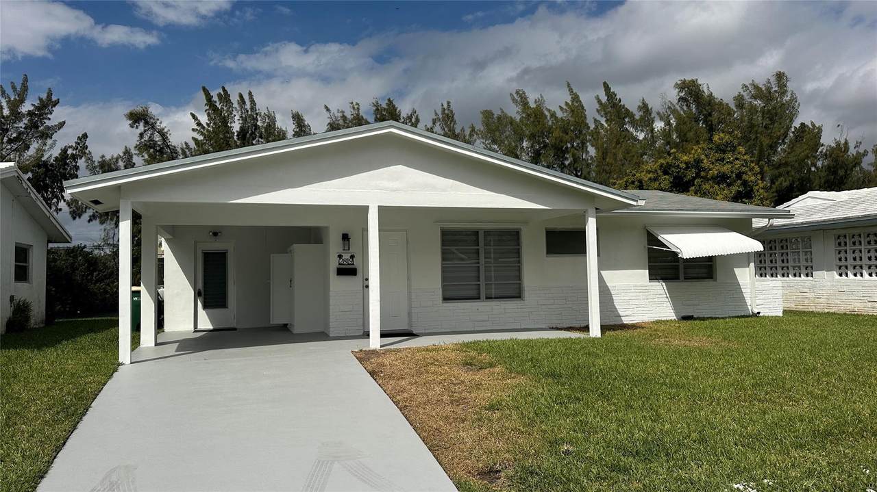 2819 52nd Court - Photo 1