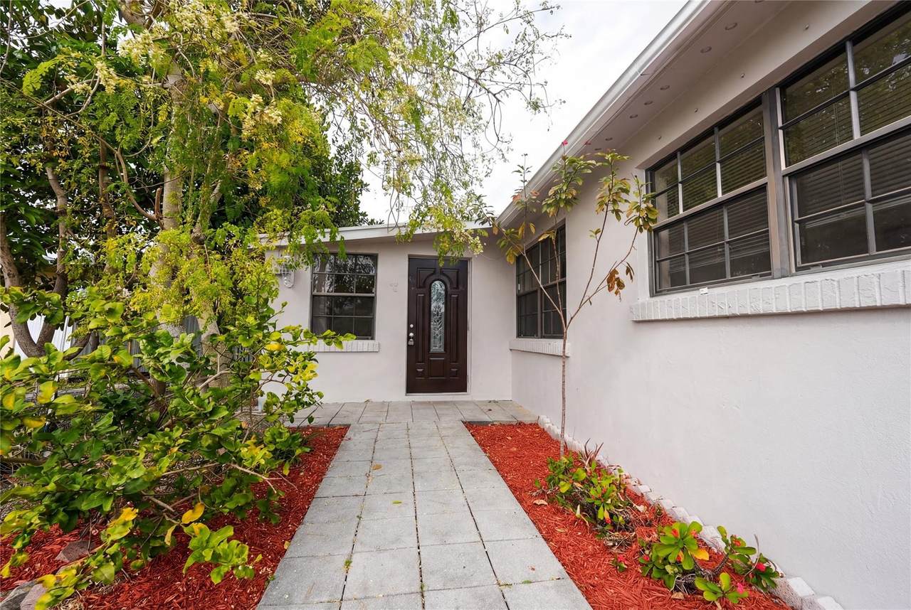2064 Carol Circle - Photo 1