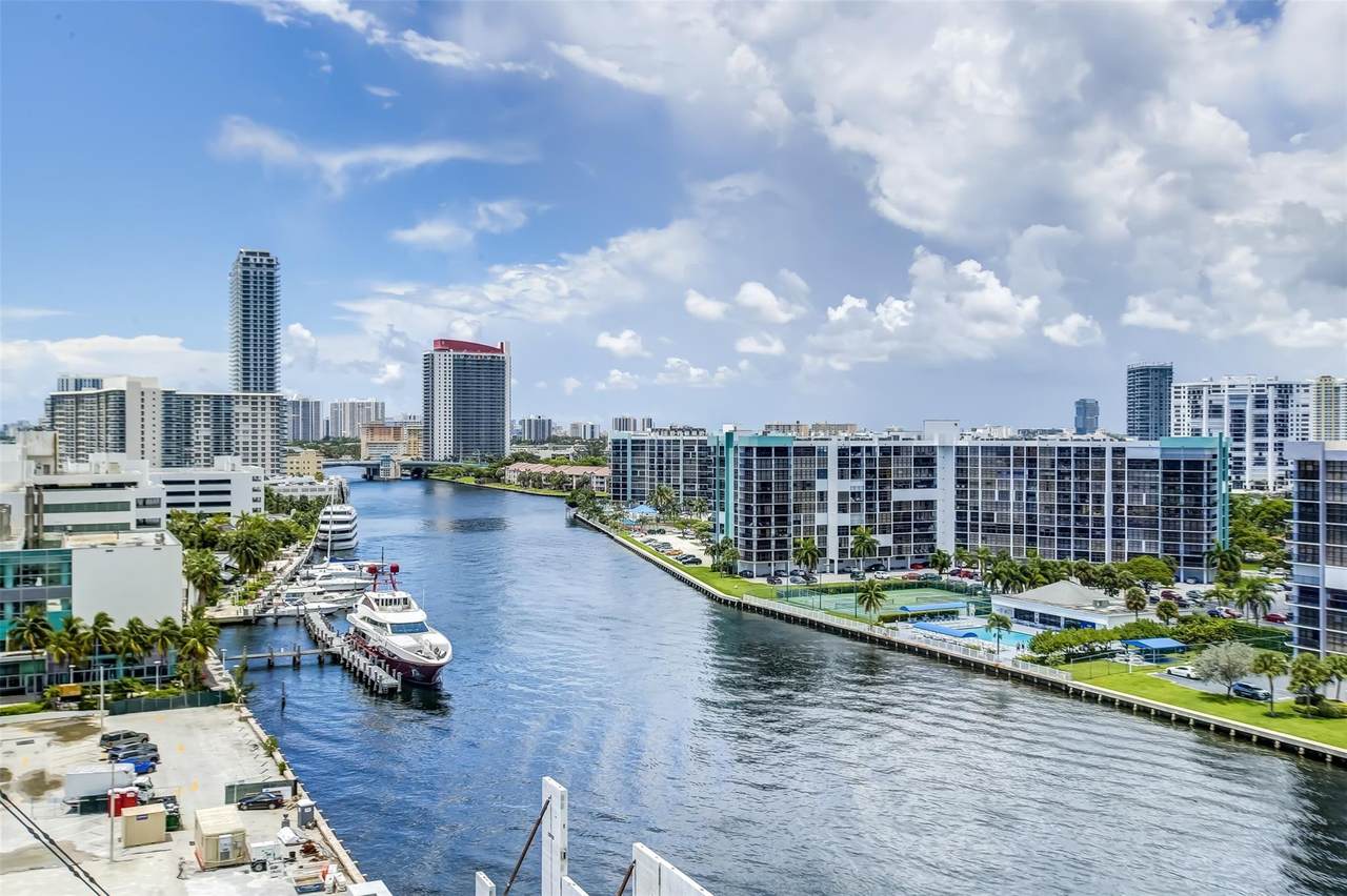 3000 Ocean Drive - Photo 1