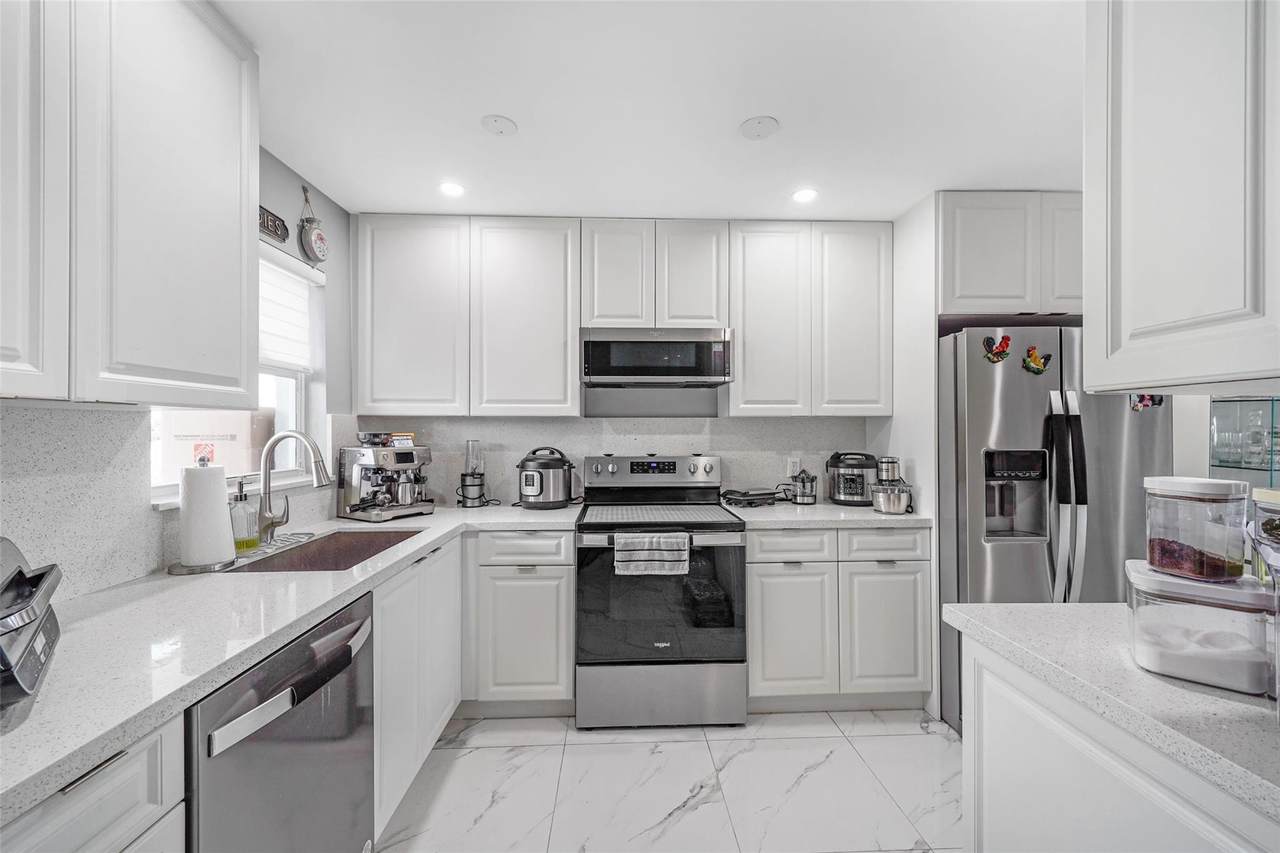 6650 Royal Palm Boulevard - Photo 1