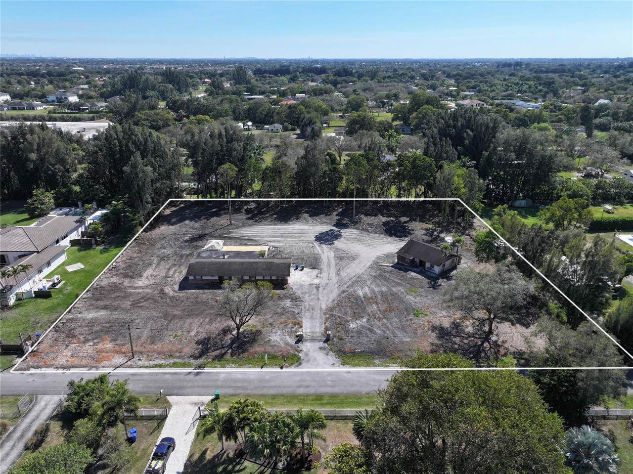 17330 58 Street - Photo 1