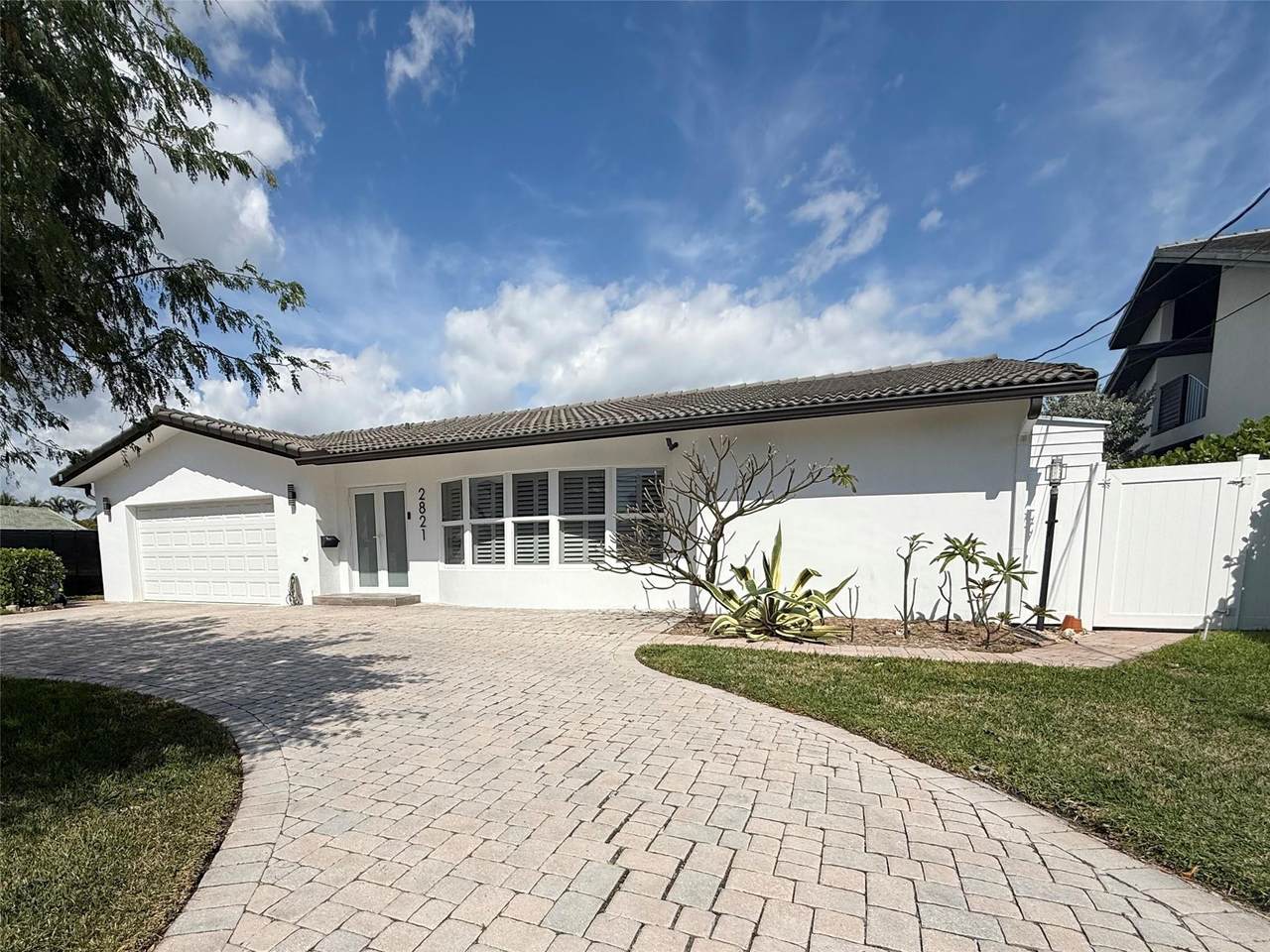 2821 9th Court - Photo 1