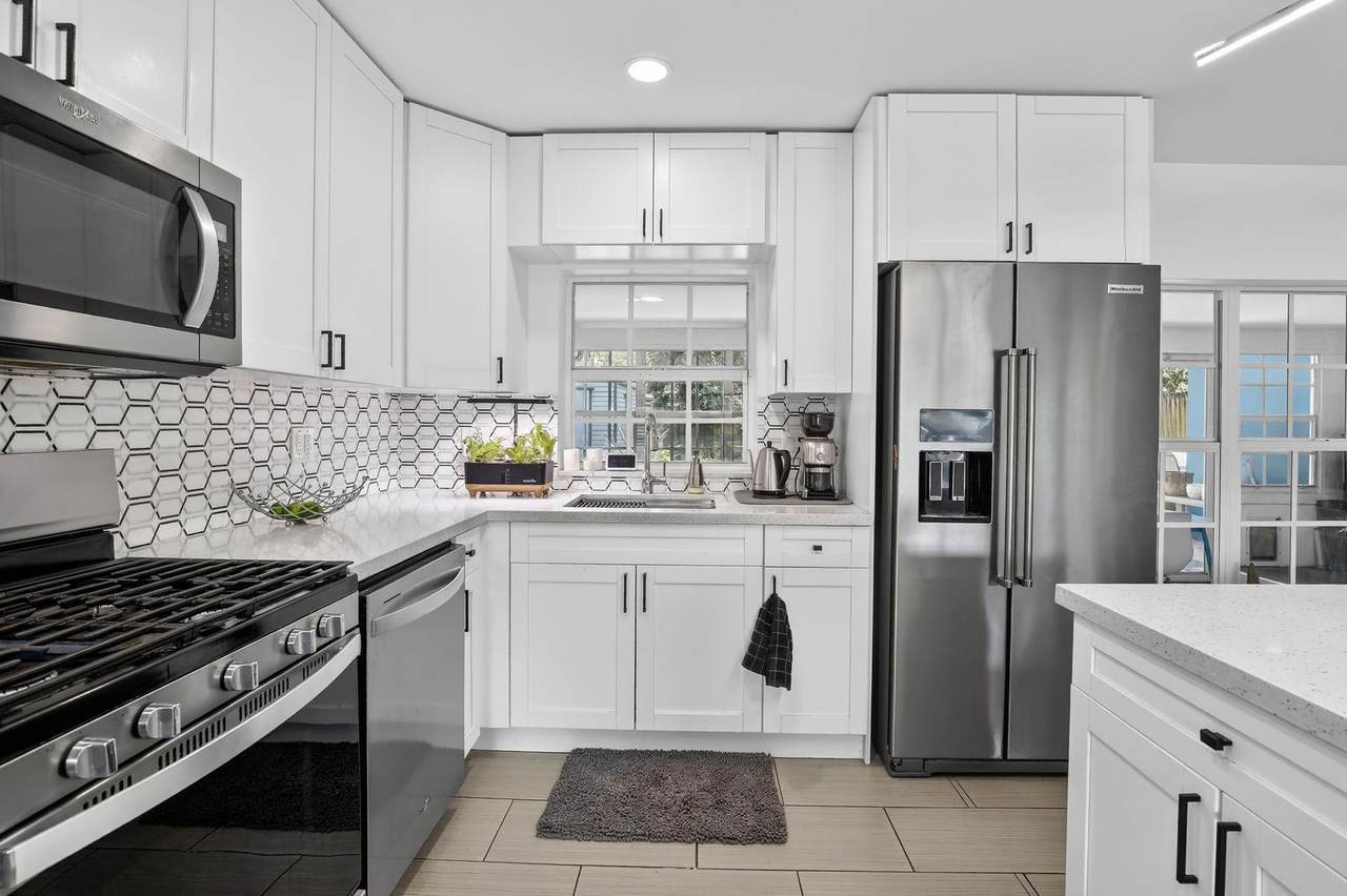 1213 21st Street - Photo 1