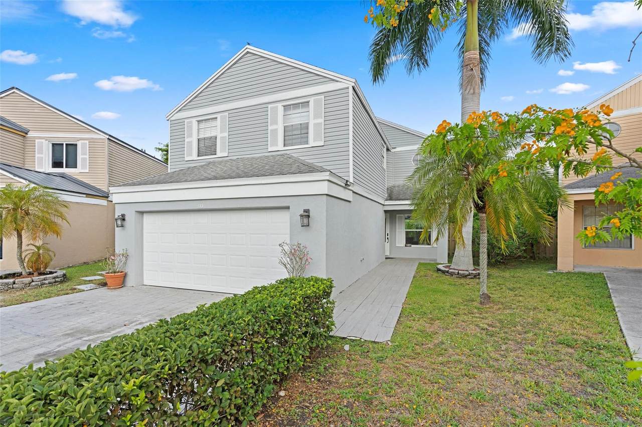 133 159th Way - Photo 1