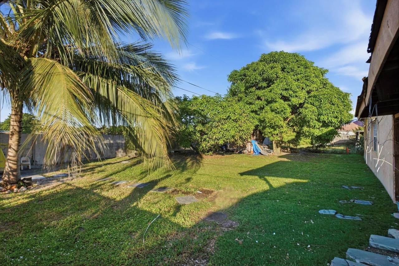https://bt-photos.global.ssl.fastly.net/beaches/1280_boomver_1_F10555859-2.jpg