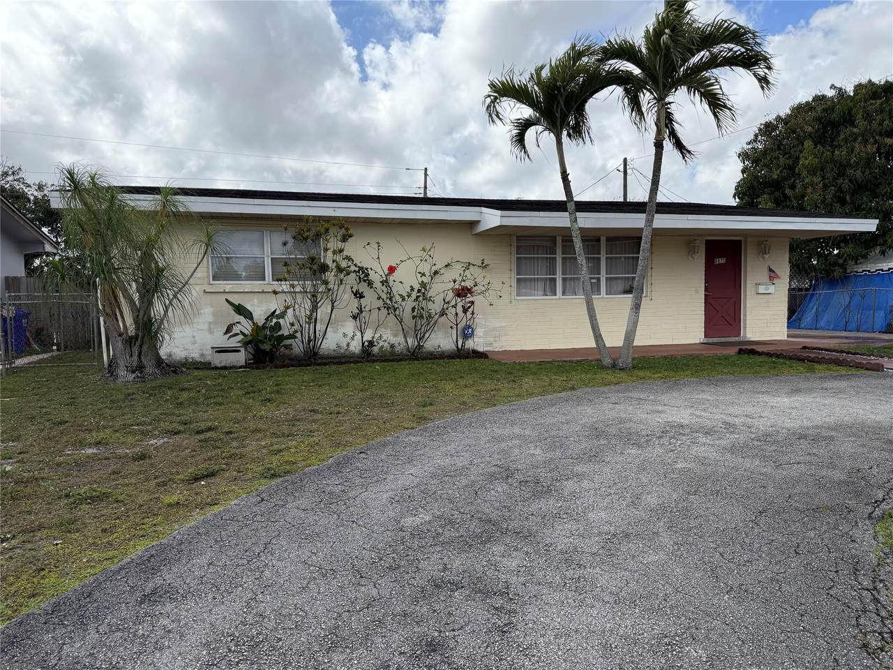 8870 Taft Street - Photo 1