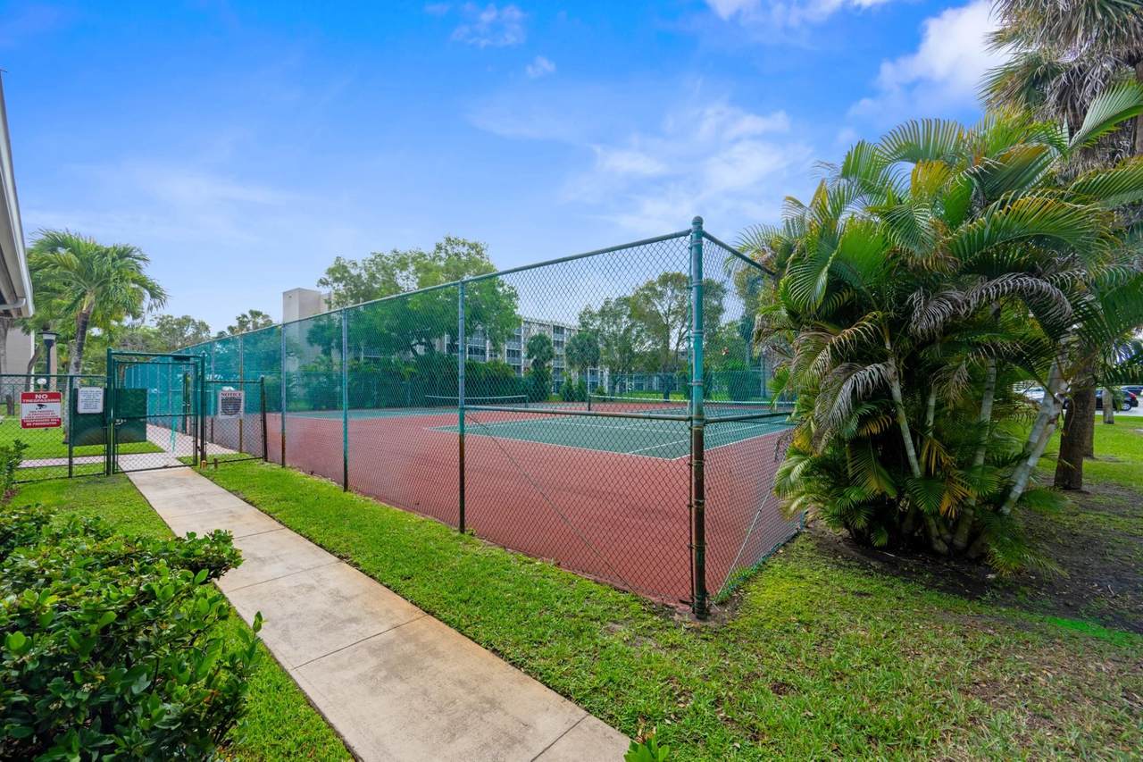 https://bt-photos.global.ssl.fastly.net/beaches/1280_boomver_1_F10556847-2.jpg