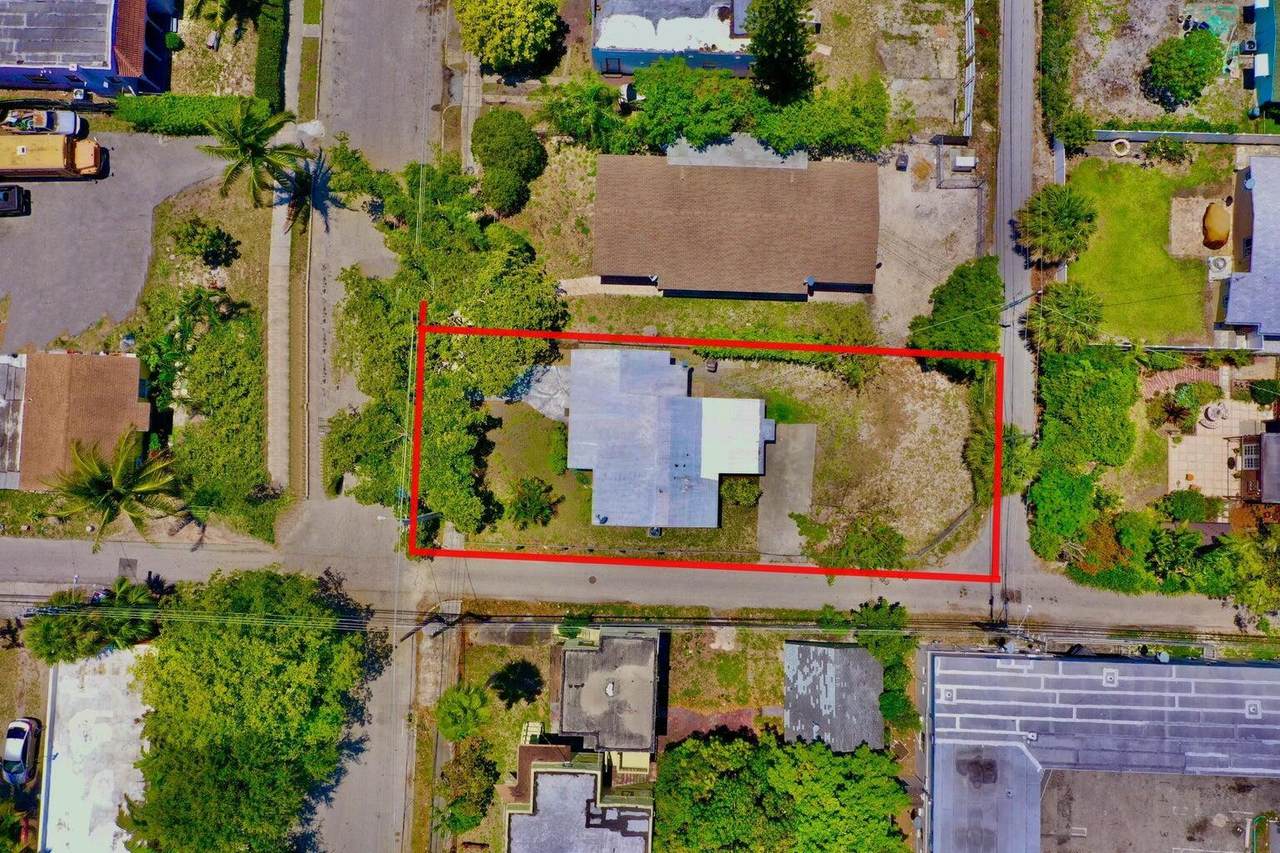 611 35th Street - Photo 1