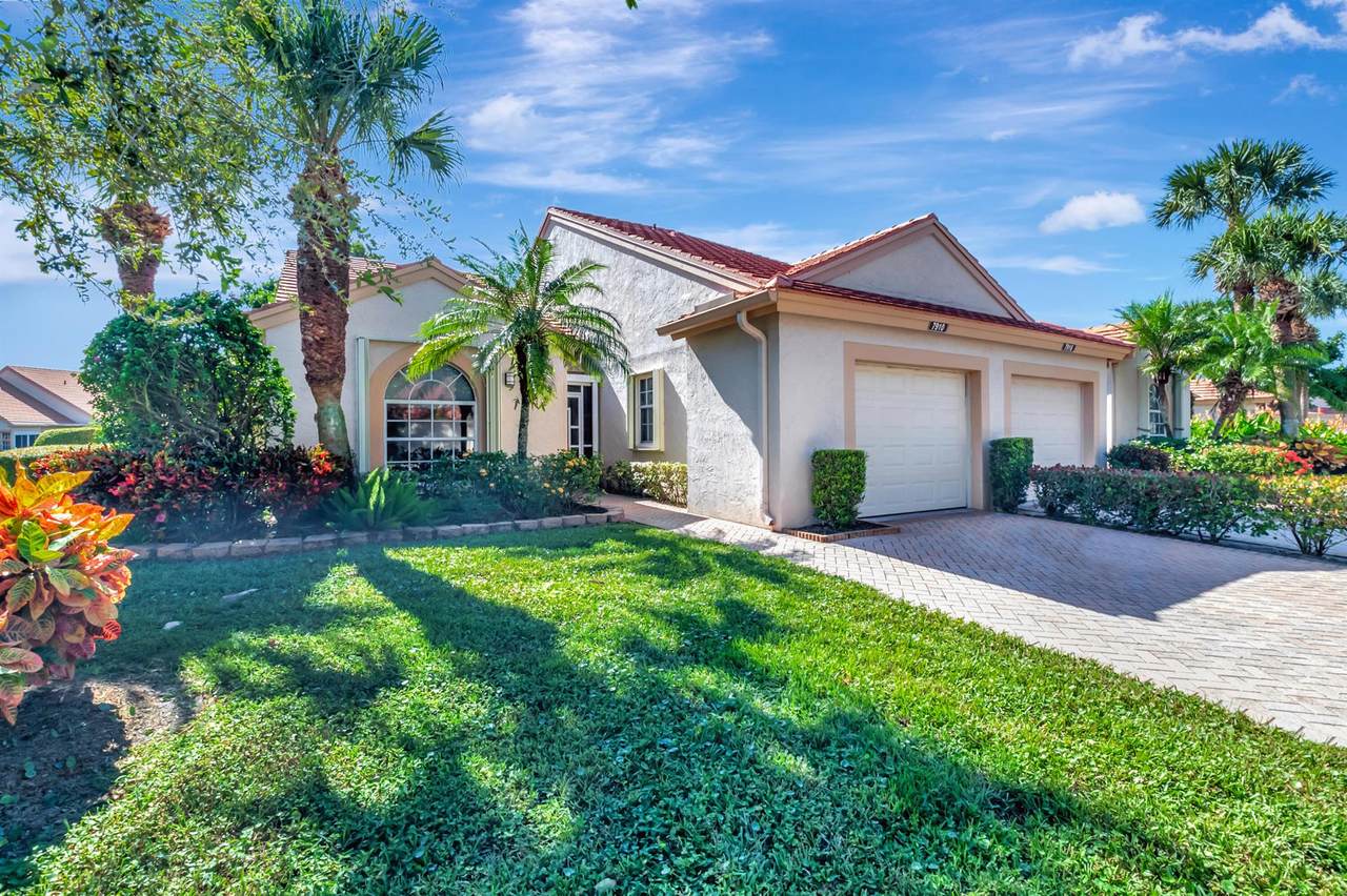 7910 Sandy Pointe Drive - Photo 1