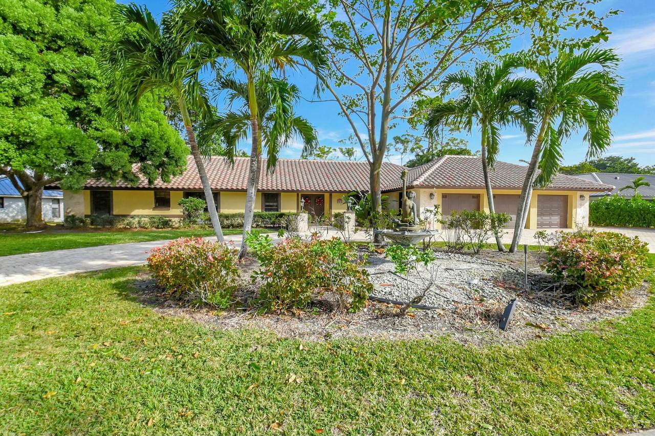 581 Country Club Drive - Photo 1