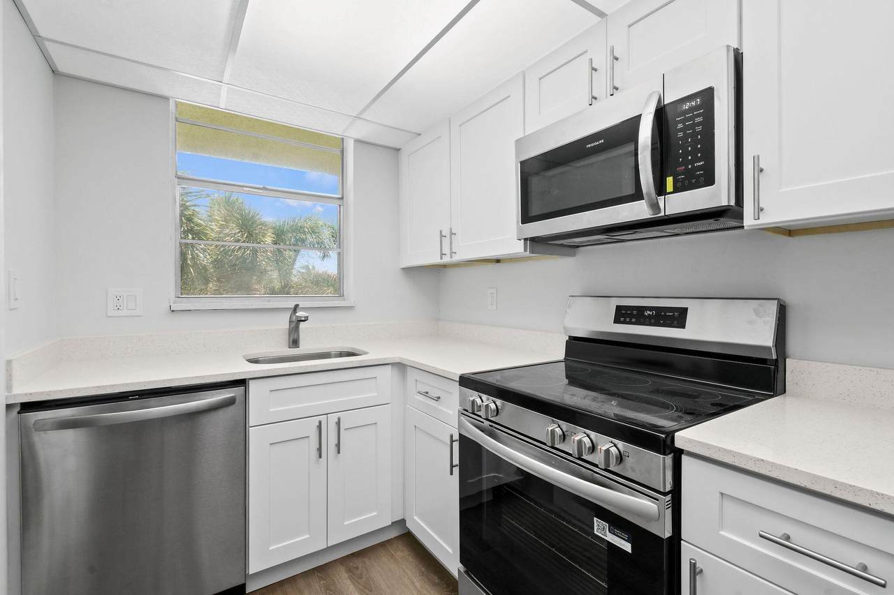 109 Paradise Harbour Boulevard - Photo 1