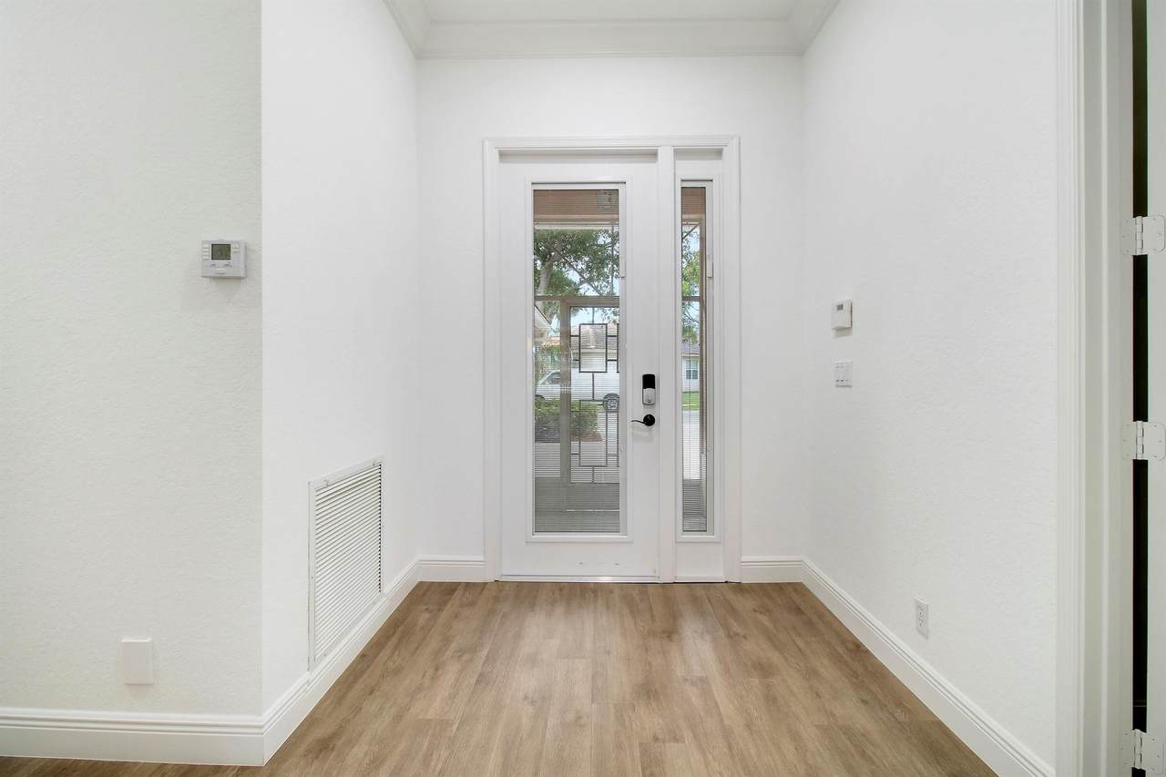 9150 Bay Harbour Circle - Photo 1