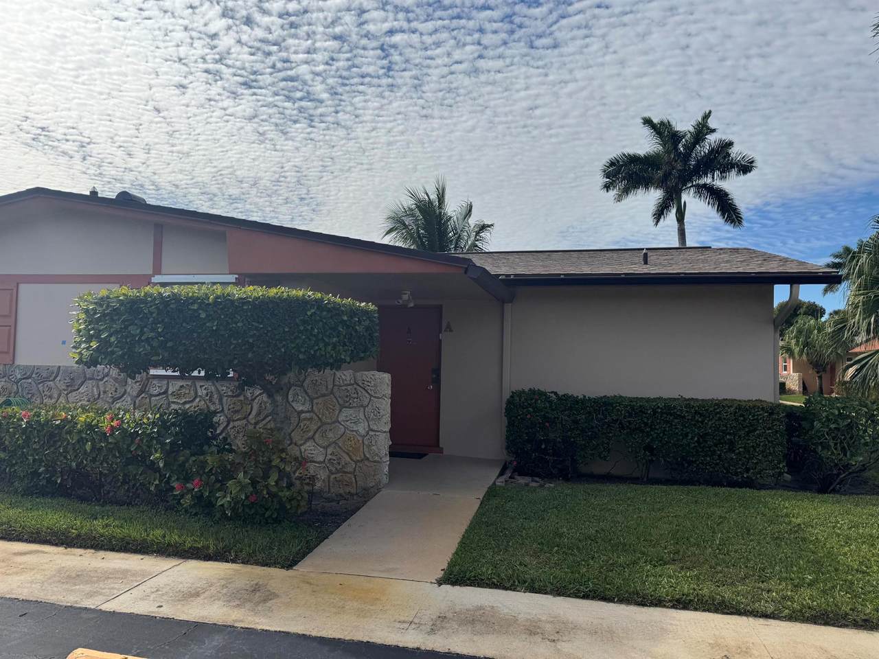 2985 Crosley Drive - Photo 1