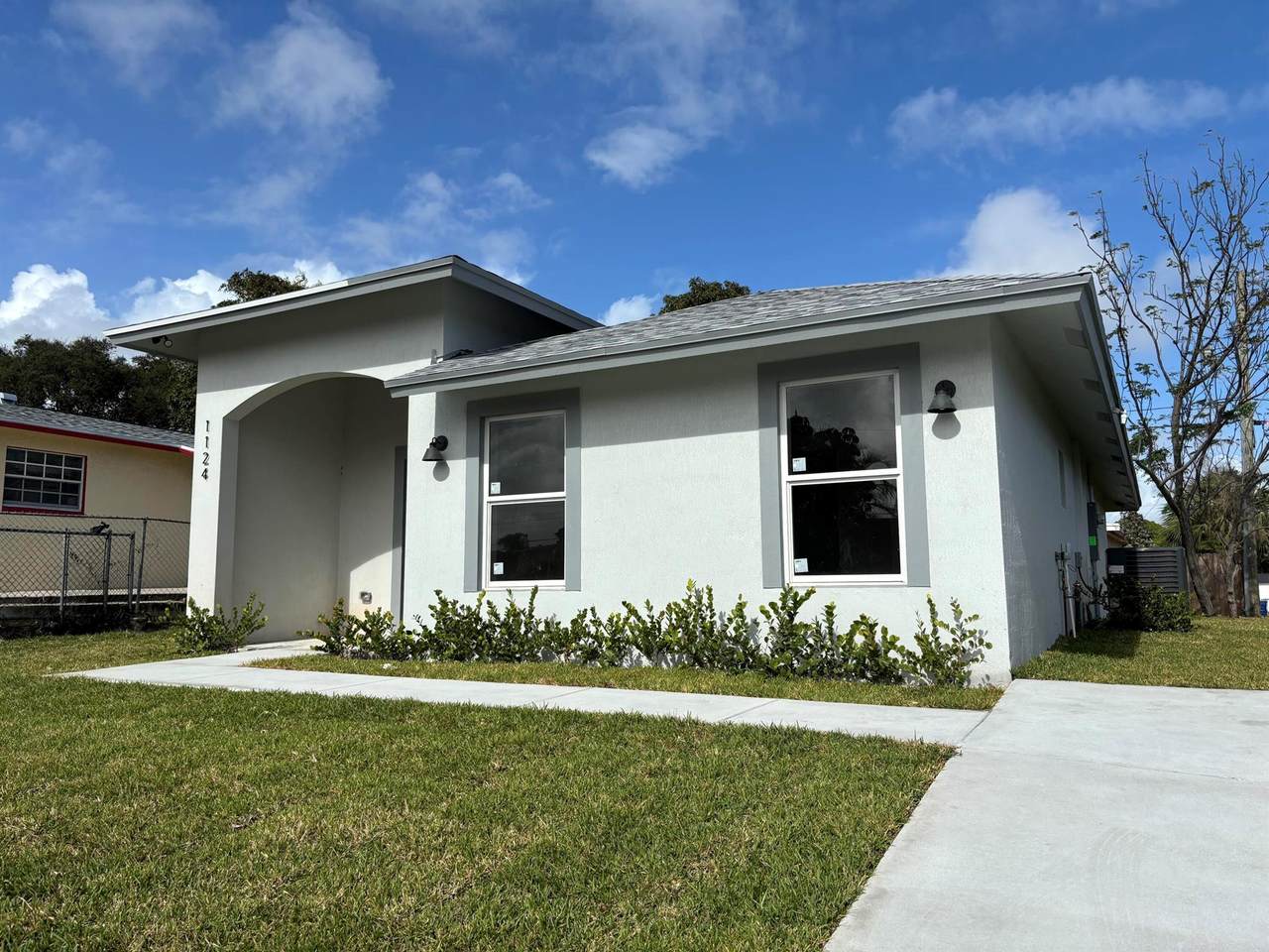 1124 25th Street - Photo 1