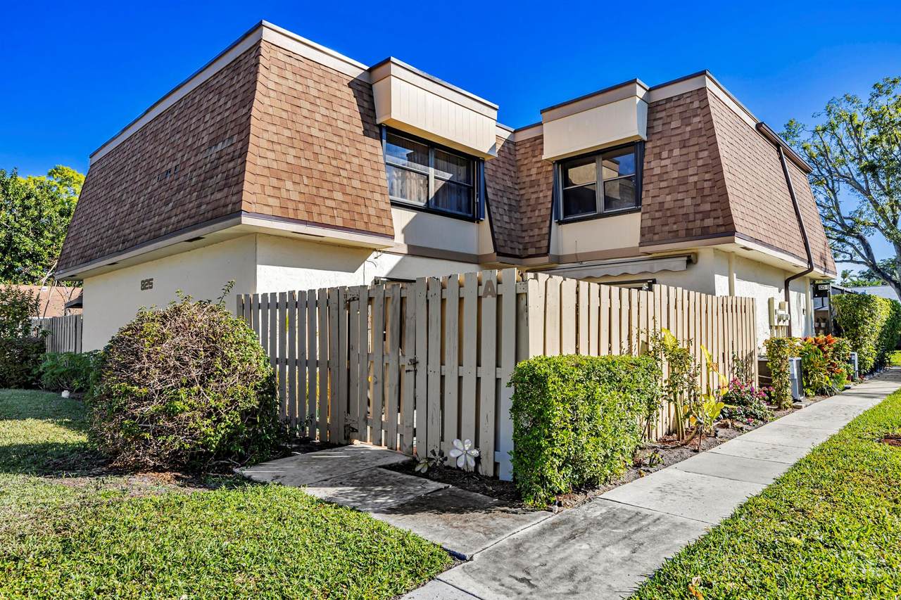 825 30th Avenue - Photo 1