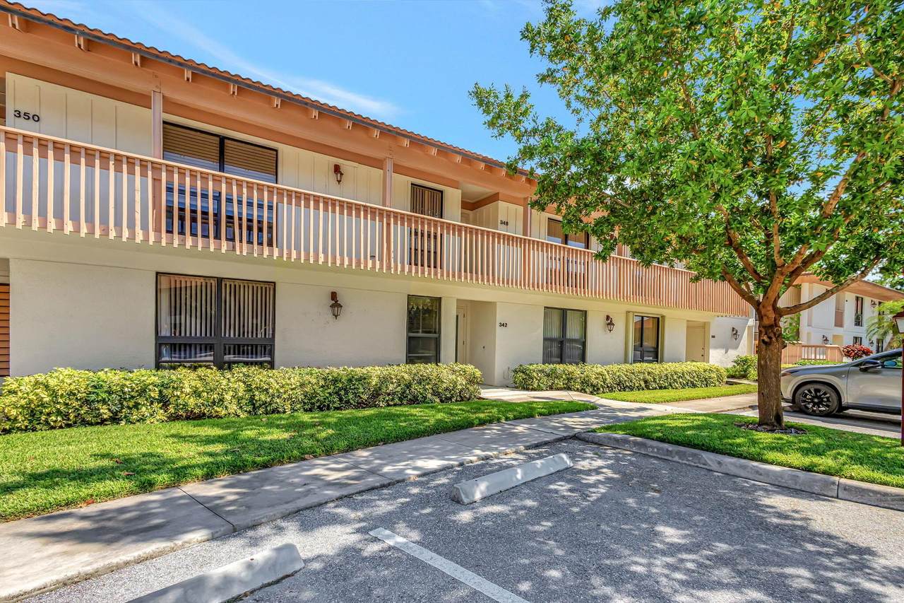348 Brackenwood Circle - Photo 1