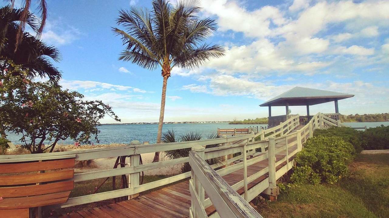 https://bt-photos.global.ssl.fastly.net/beaches/1280_boomver_1_R11058301-2.jpg