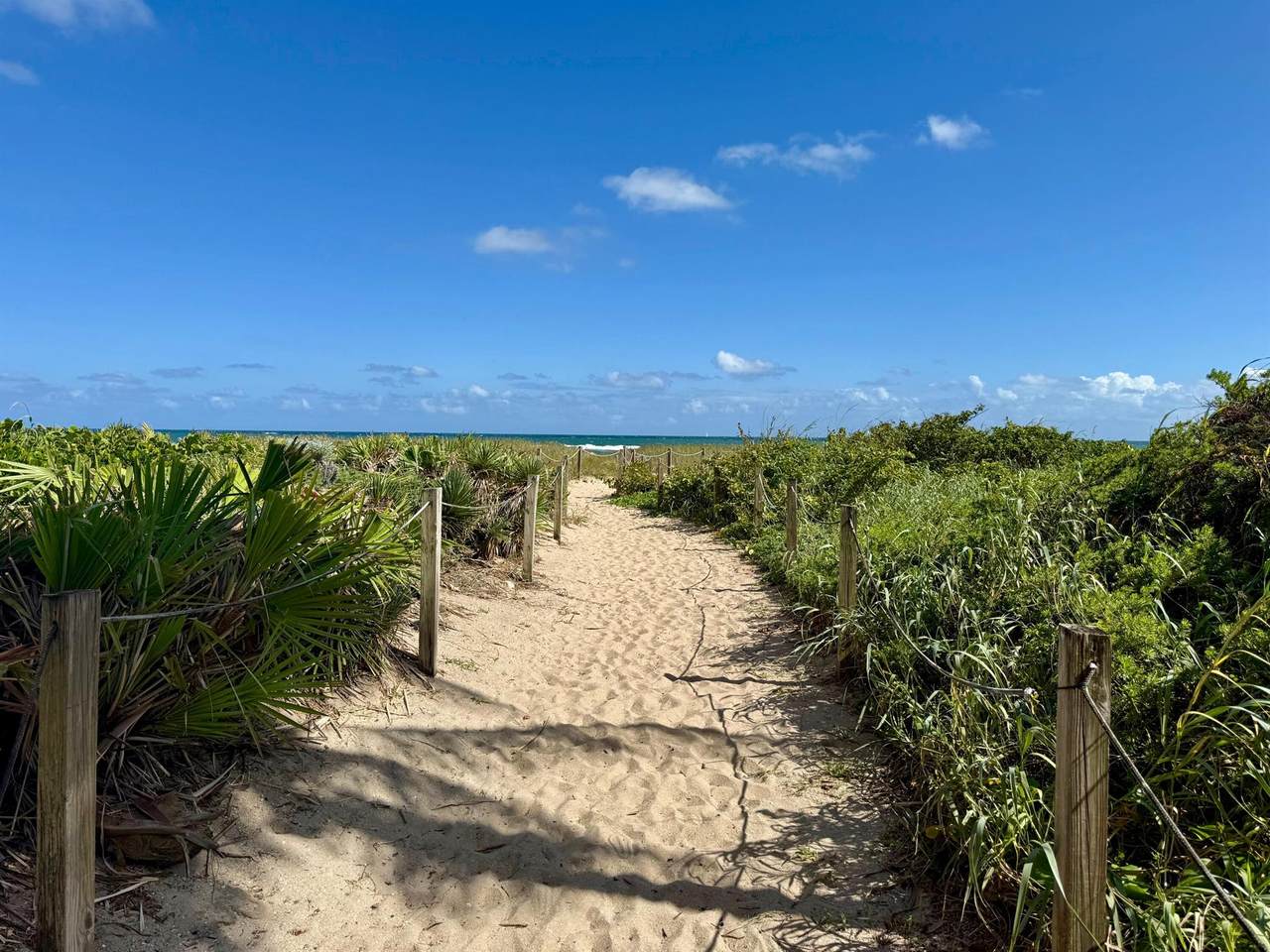 https://bt-photos.global.ssl.fastly.net/beaches/1280_boomver_1_R11058756-2.jpg