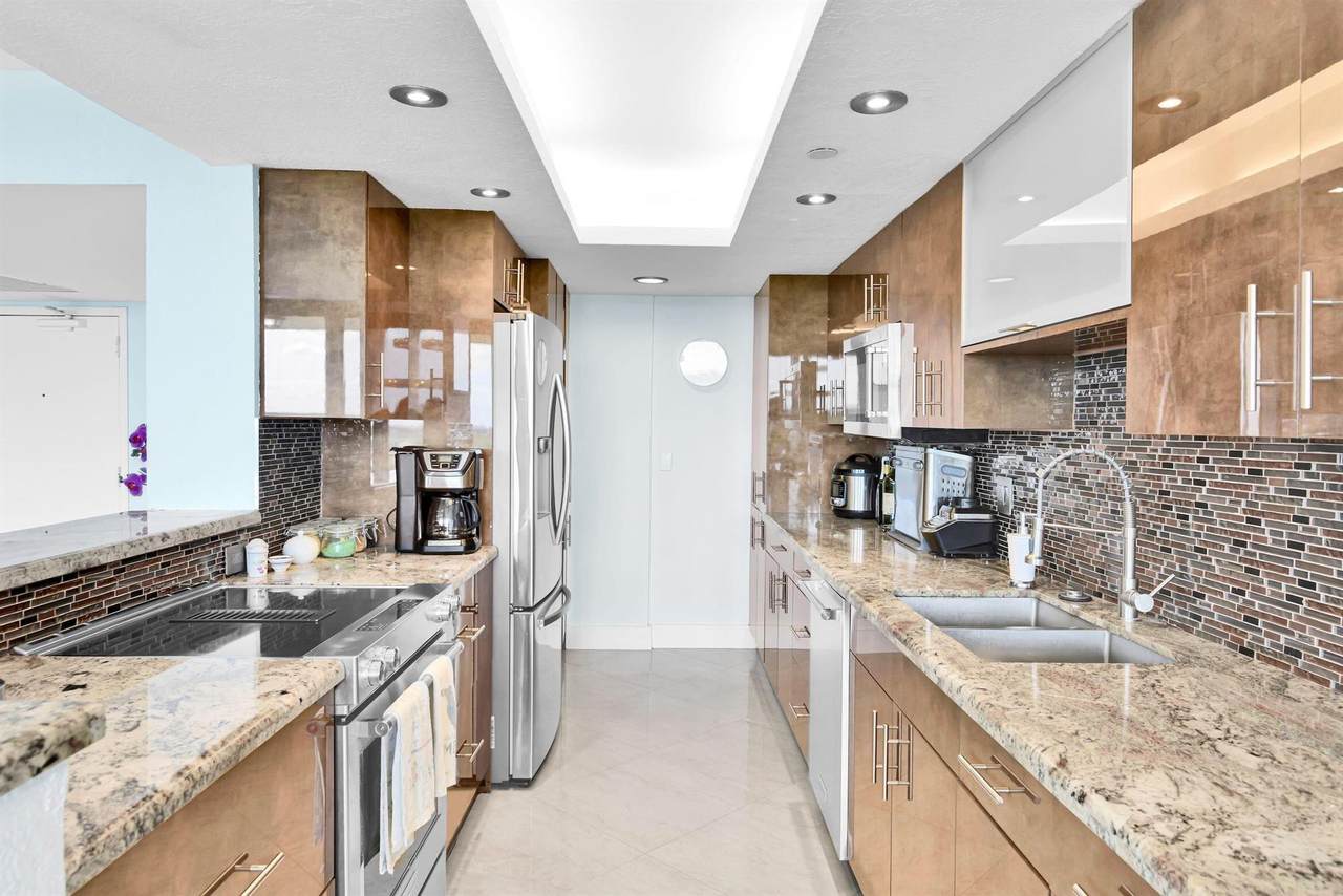 859 Jeffery Street - Photo 1