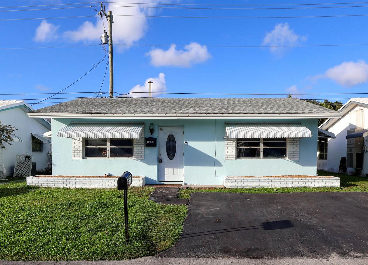 1611 46th Street - Photo 1