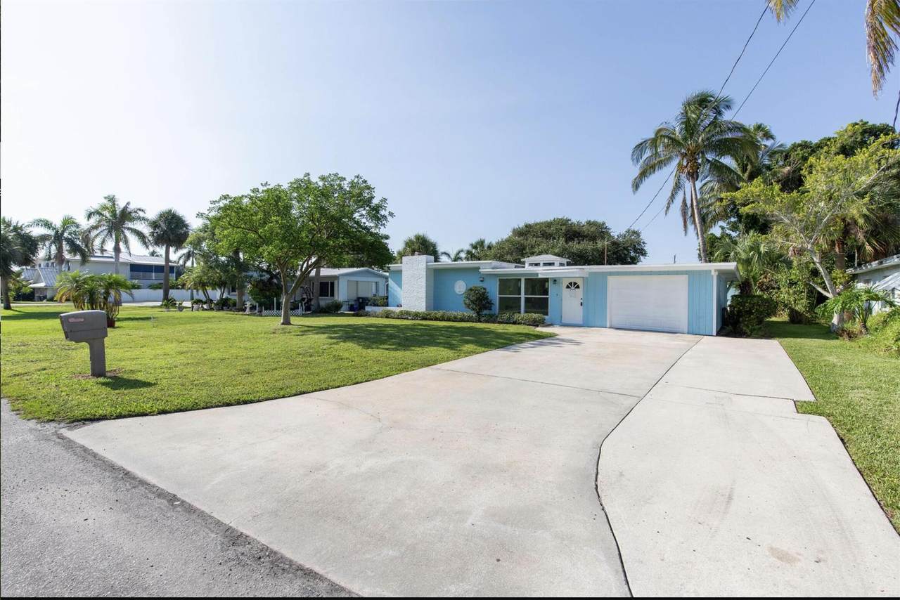 1919 Mimosa Avenue - Photo 1