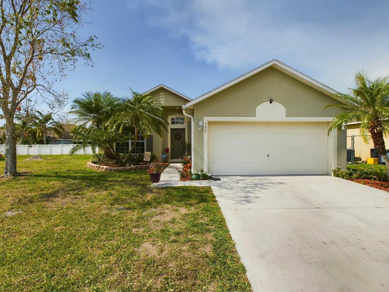 527 38th Avenue - Photo 1