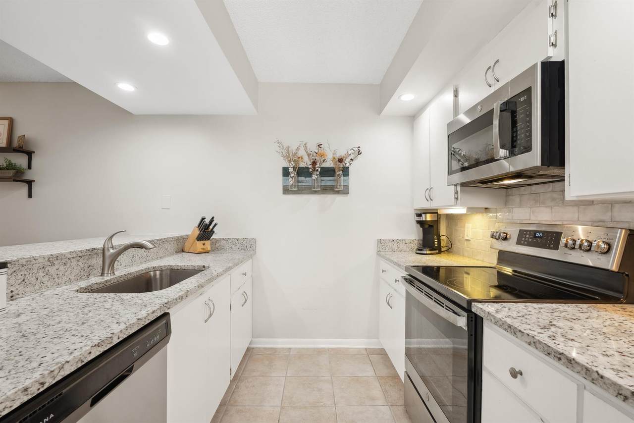 3086 Sunset Trace Circle - Photo 1