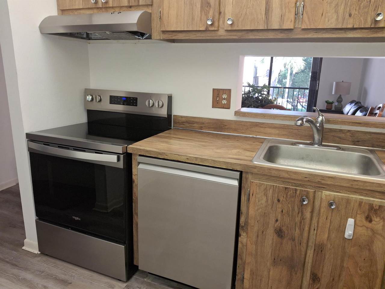 5220 Las Verdes Circle - Photo 1