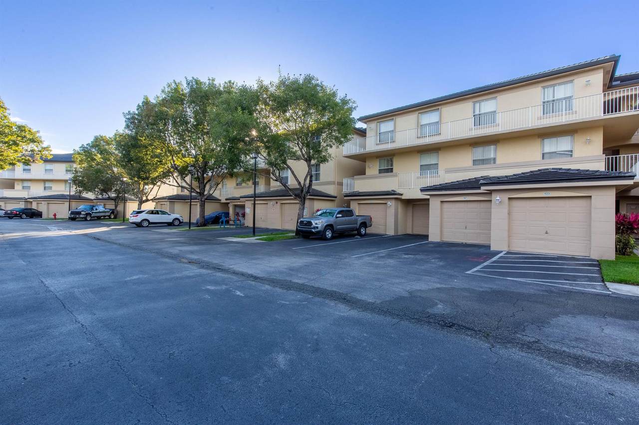 2100 Greenview Shores Boulevard - Photo 1