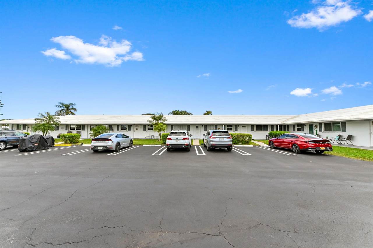 200 Leisure Lake Circle - Photo 1