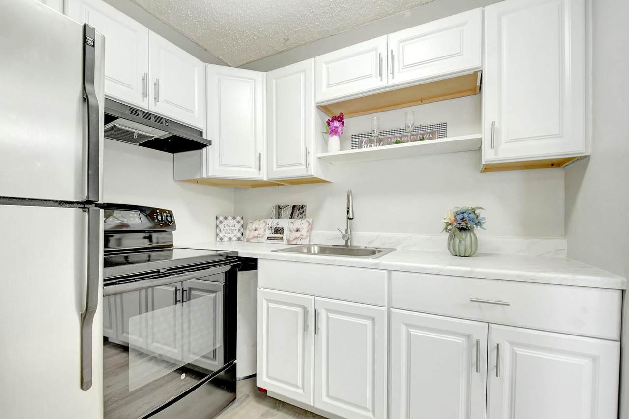 143 Sussex H - Photo 1