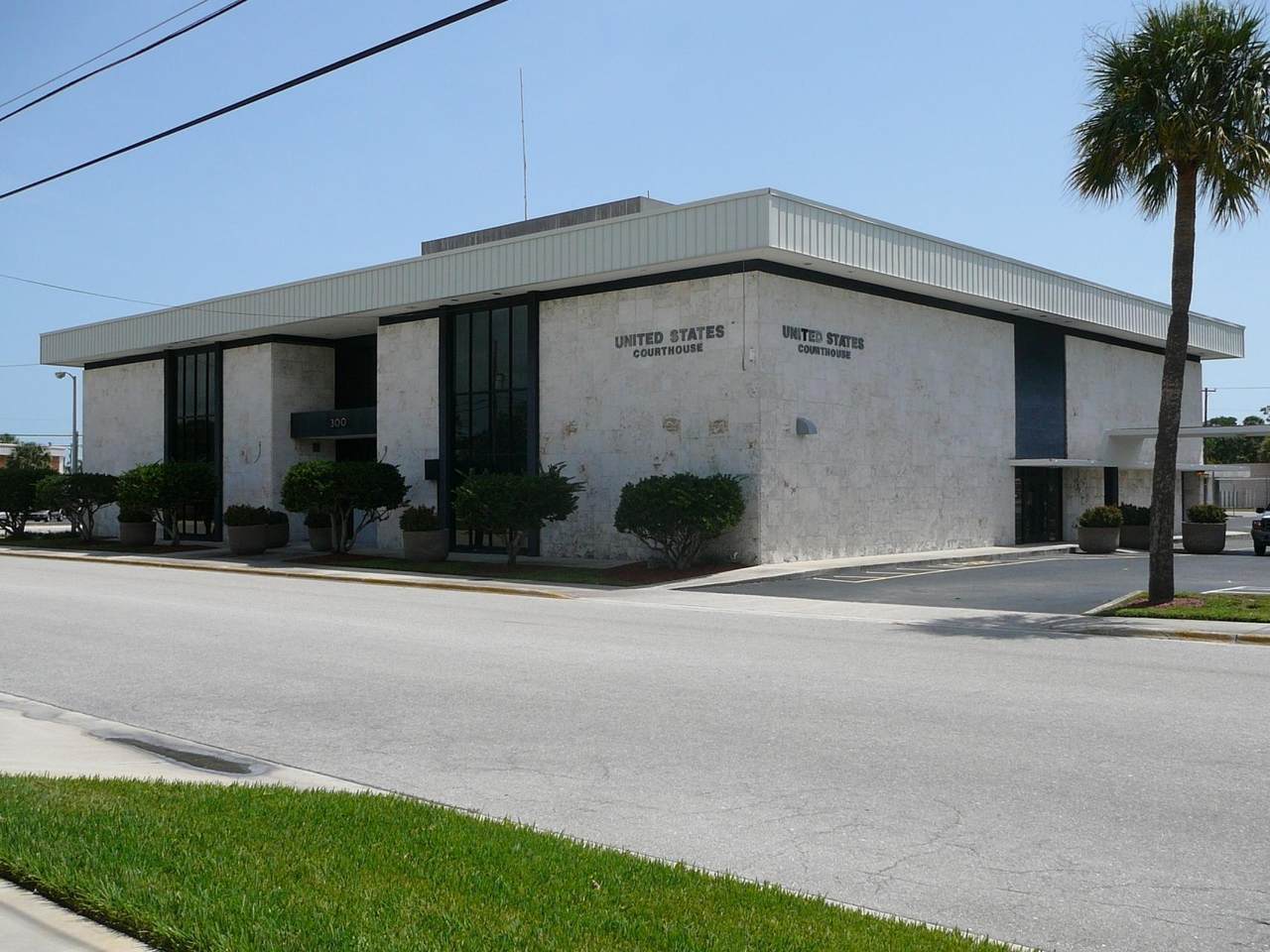 300 6th Street - Photo 1
