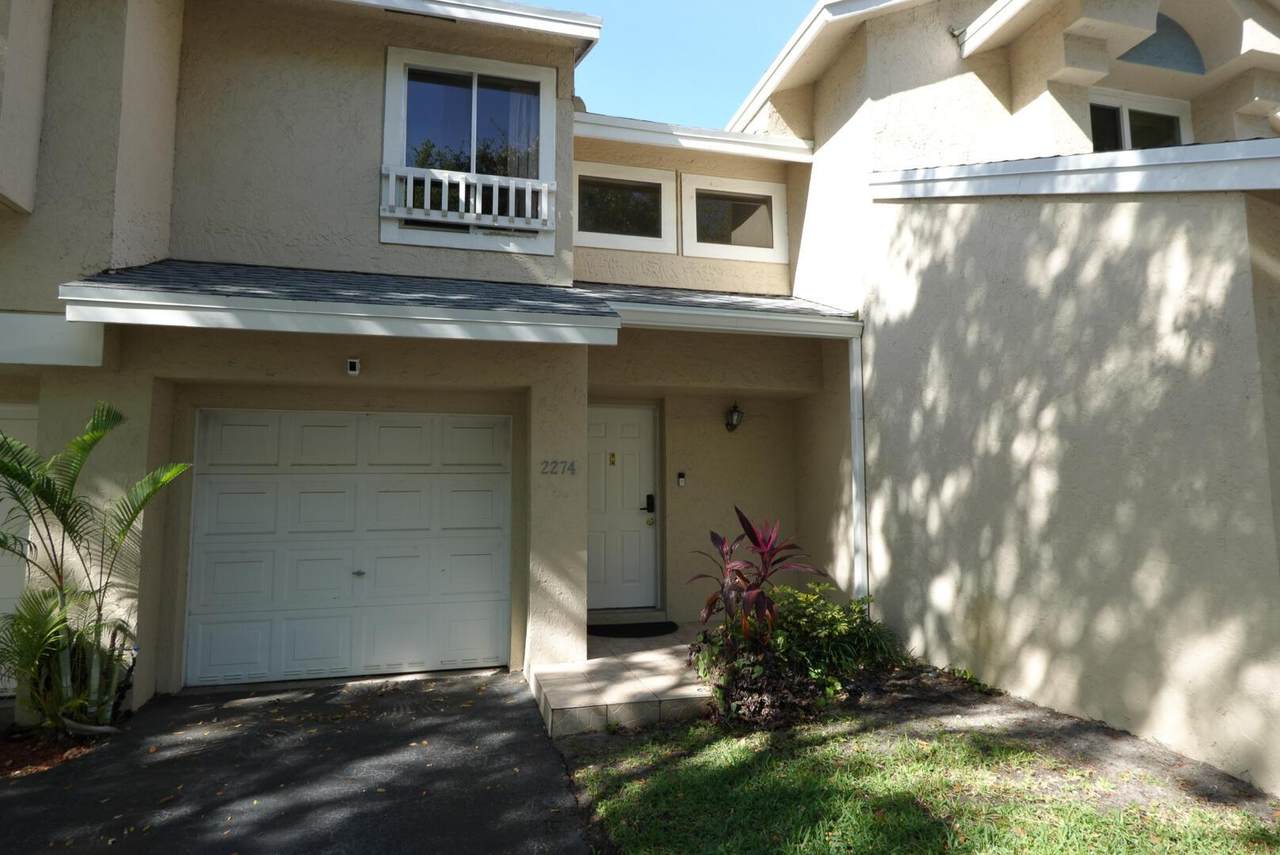 2274 Discovery Circle - Photo 1