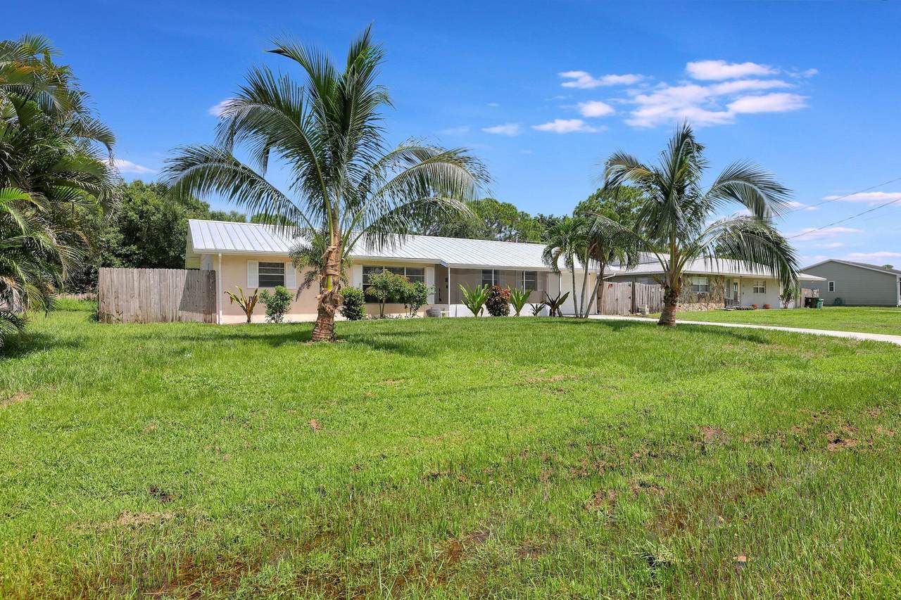 1109 Sandia Drive - Photo 1