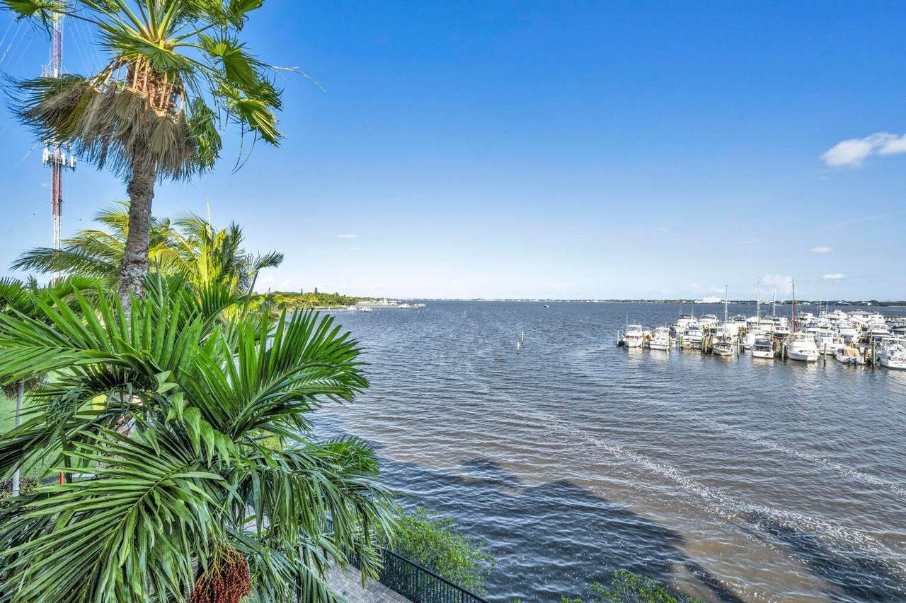 975 Flagler Avenue - Photo 1
