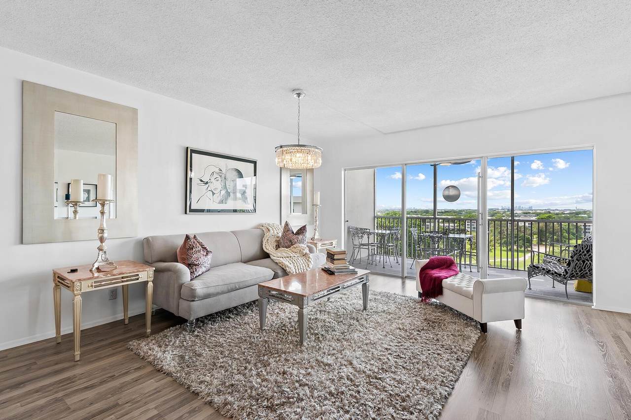 3200 Palm Aire Drive - Photo 1