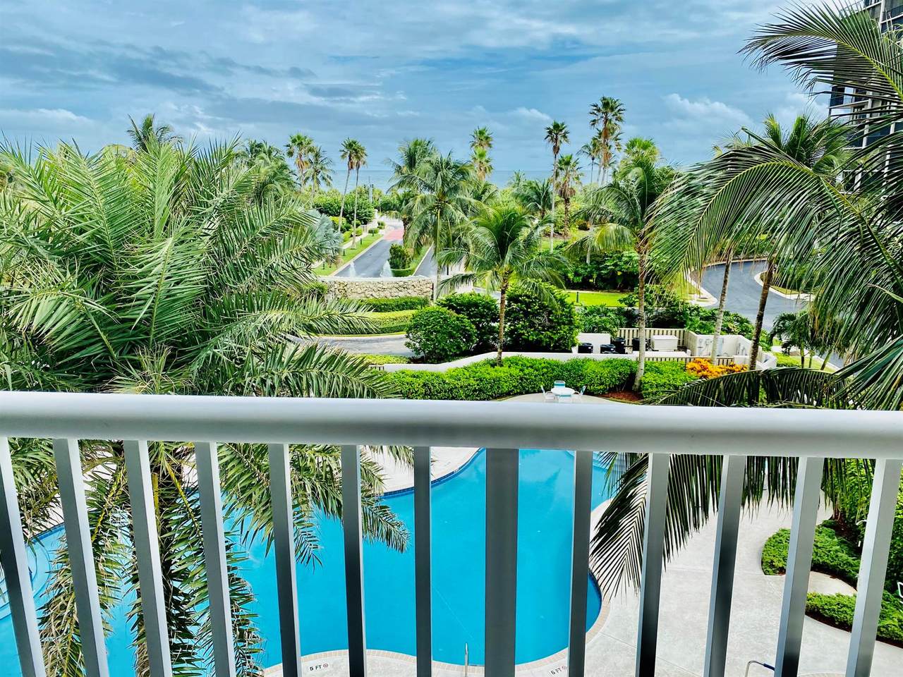 https://bt-photos.global.ssl.fastly.net/beaches/1280_boomver_1_R11072796-2.jpg