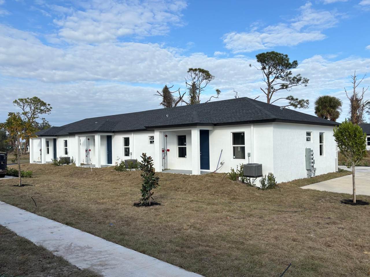 195 Rotonda Boulevard - Photo 1