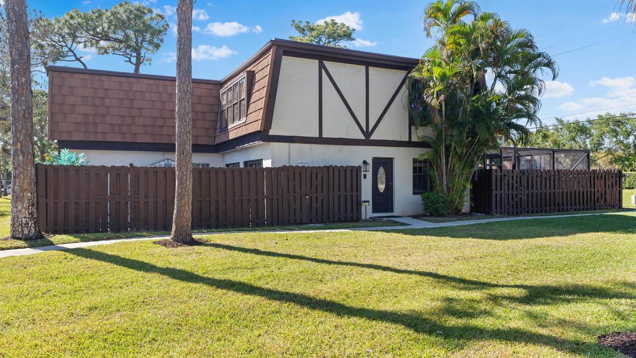 154 Weybridge Circle - Photo 1