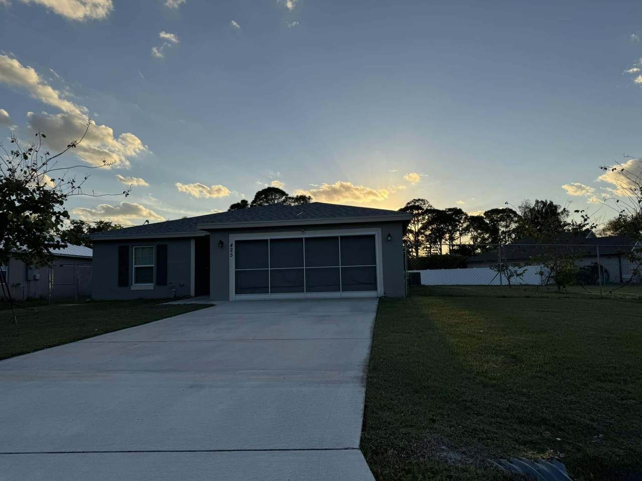425 Hutchins Street - Photo 1