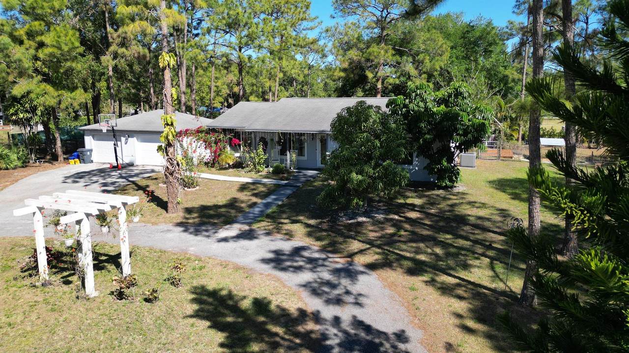 13619 57th Place N - Photo 1