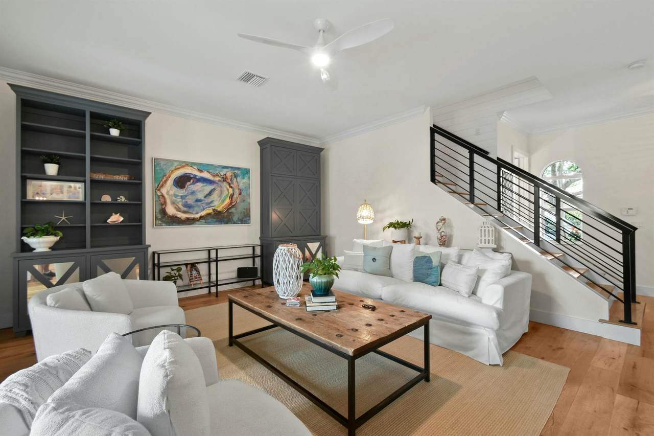 109 Barcelona Drive - Photo 1