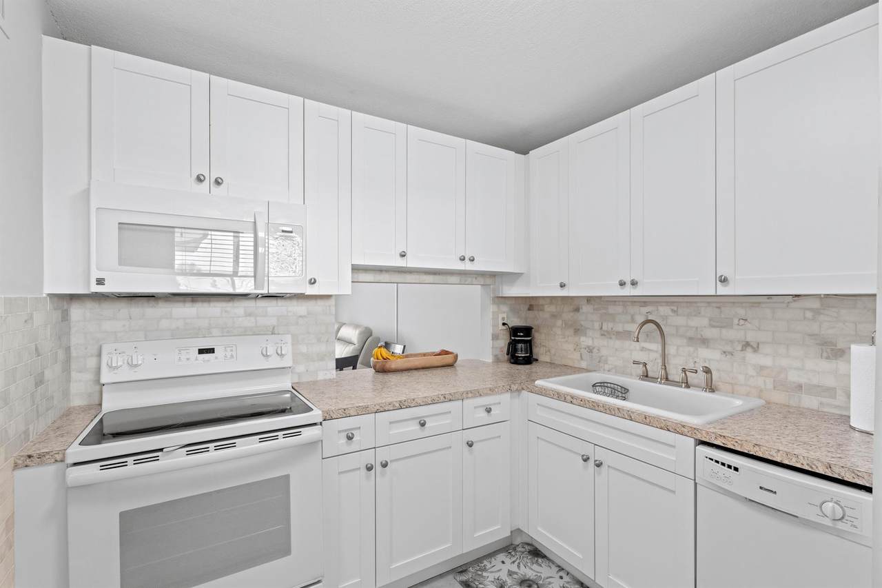 2811 Garden Drive - Photo 1