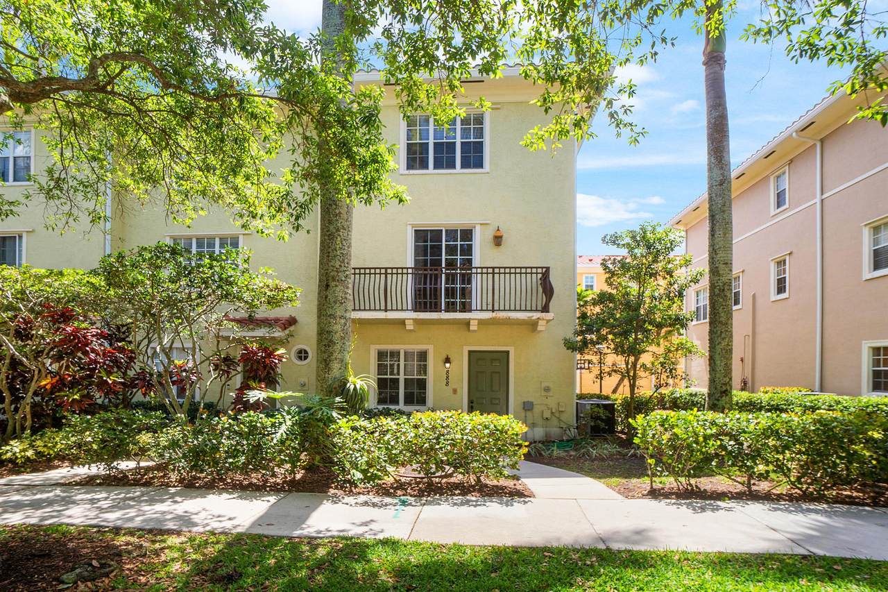 888 University Boulevard - Photo 1